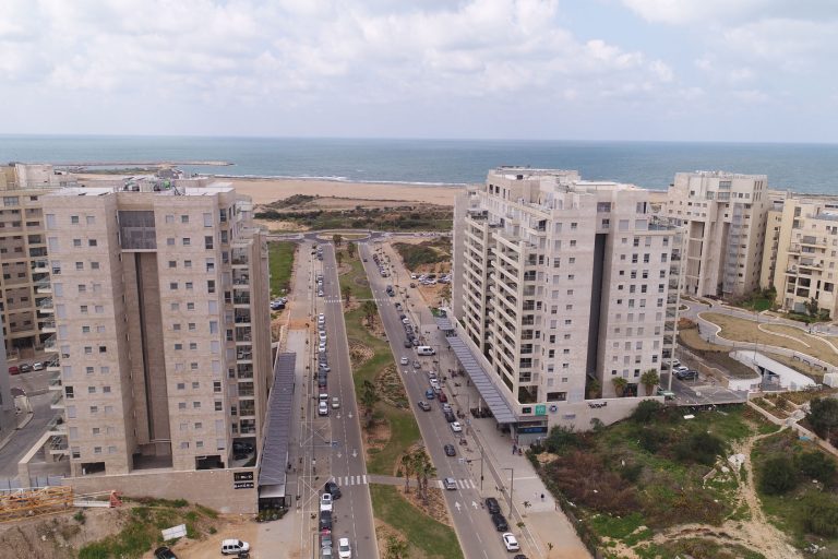 חיפוי אבן בגוון בז'